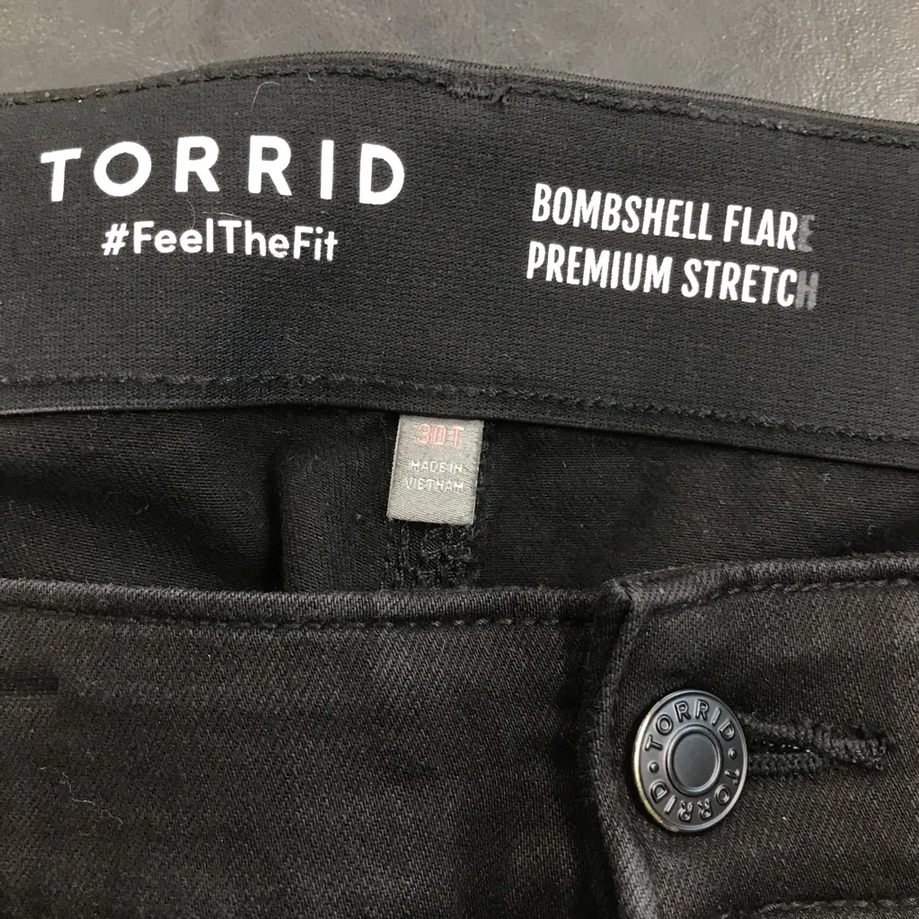Torrid Bombshell Flare Premium Stretch Women’s Black Jeans - Size 30T - Image 3