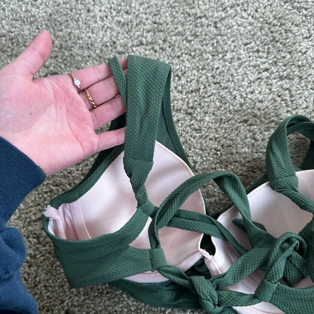 Shade & Shore Green Keyhole Knot Tie Bikini Top - 34C - Image 3