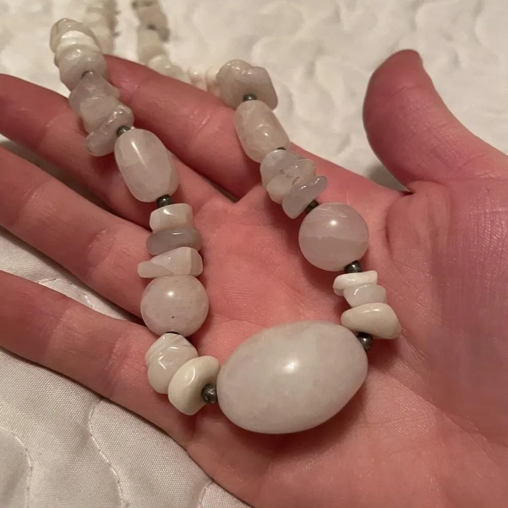 Woman’s Pretty Beaded Costume Jewelry Necklace - Image 3