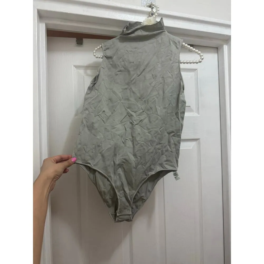 SKIMS Mock neck essentials bodysuit agave Size 2x/3x NWT 2X / 3X - Image 3