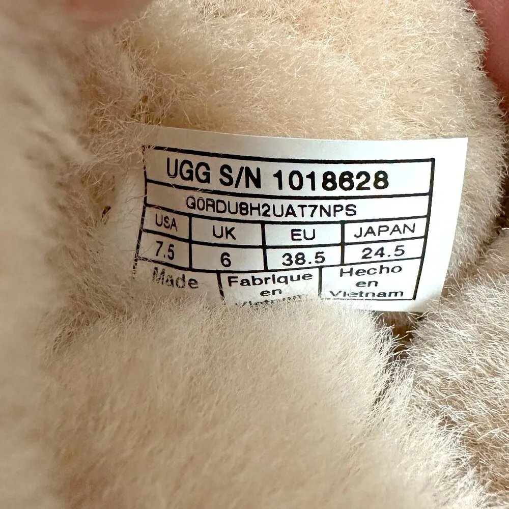 *NEW* UGG Jaylin Driftwood Boots - Image 8