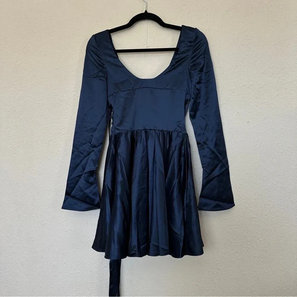 House of CB 'Dominique' Navy Plunge Satin Mini Dress NWOT size XS‎ - Image 8