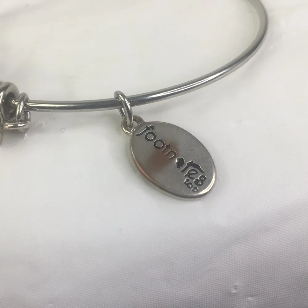 Footnotes Silvertone Mother Daughter Adjustable Bangle Bracelet heart - Image 4