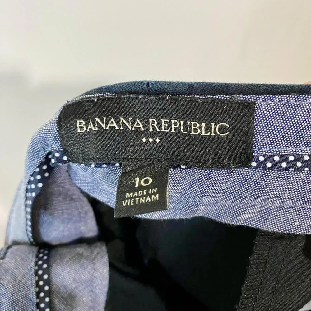 Banana Republic Women’s Flat Front Shorte Black Size 10 EUC - Image 4