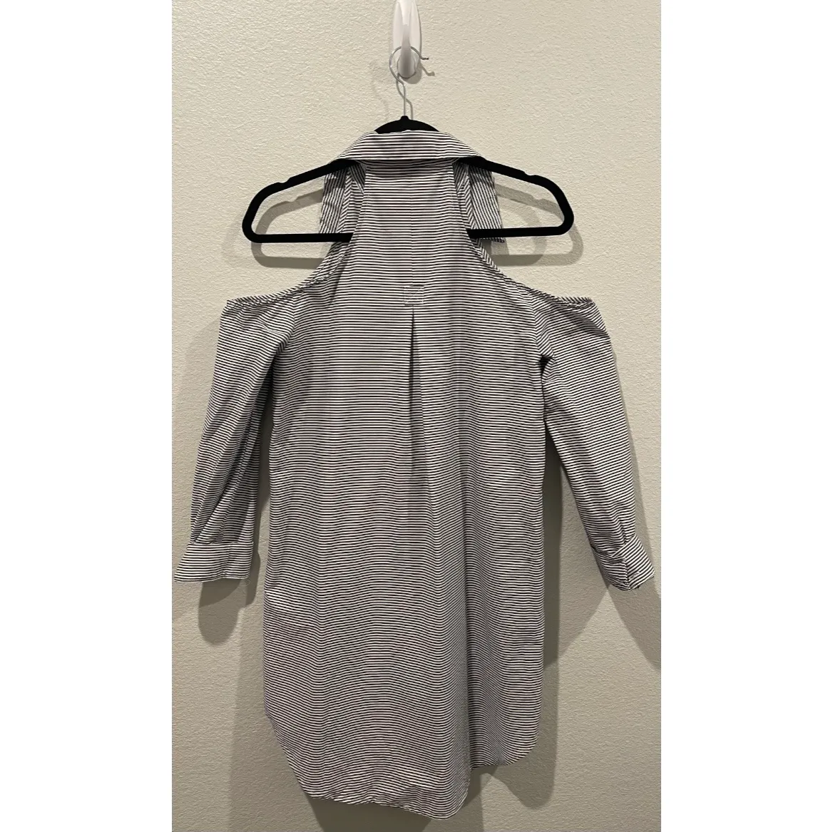 Black Stripes Cold Shoulder Shirt Dress - Image 5