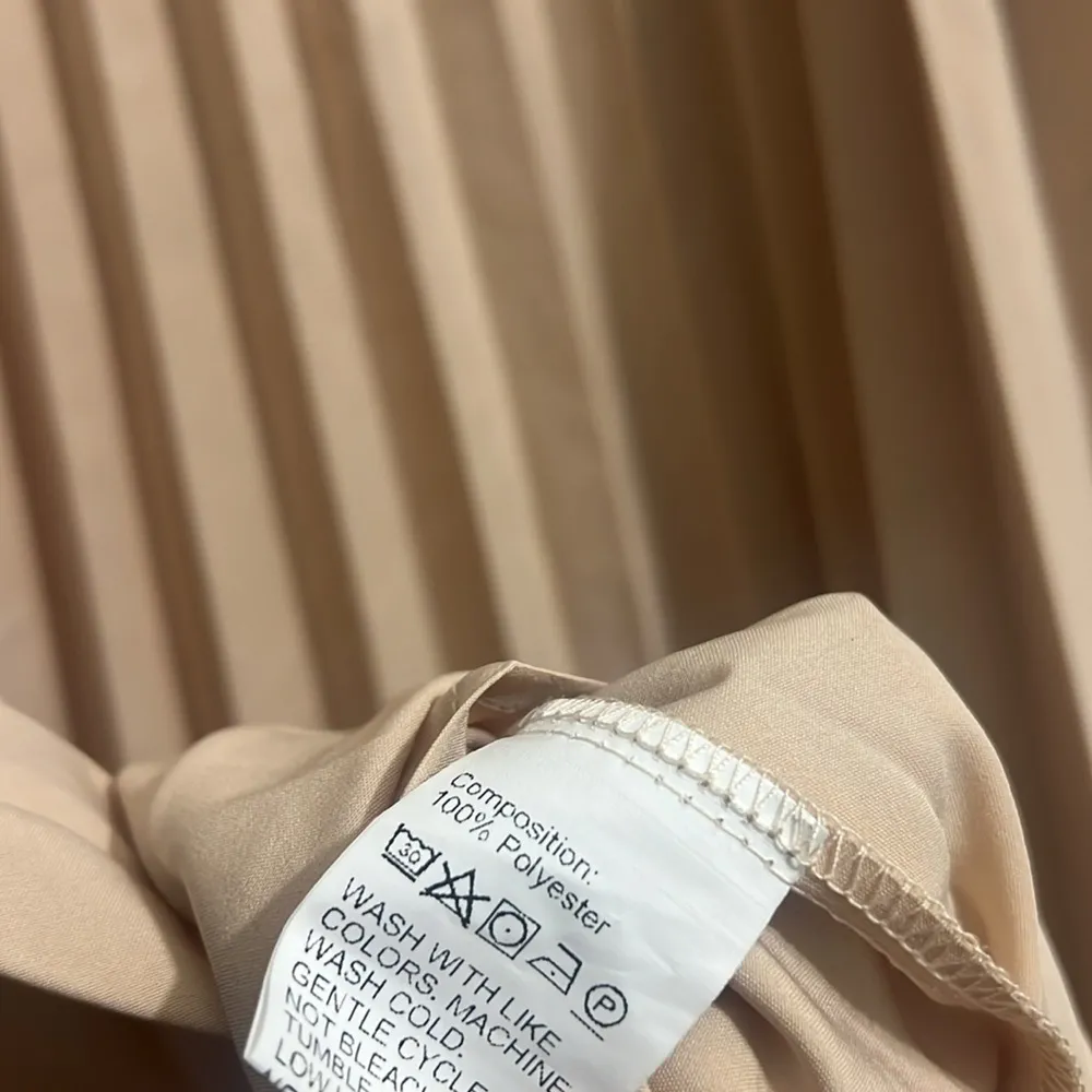 Amazon SweatyRocks Women's Casual Solid Longline Pleated Long Skirt Medium - Image 5