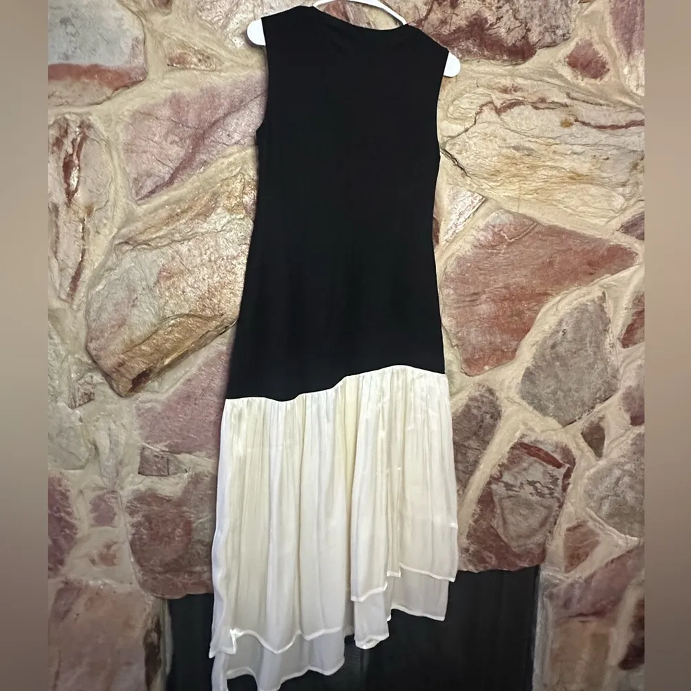 Commense Two Tone Pleated Midi Dress size m Black Size M - Image 4