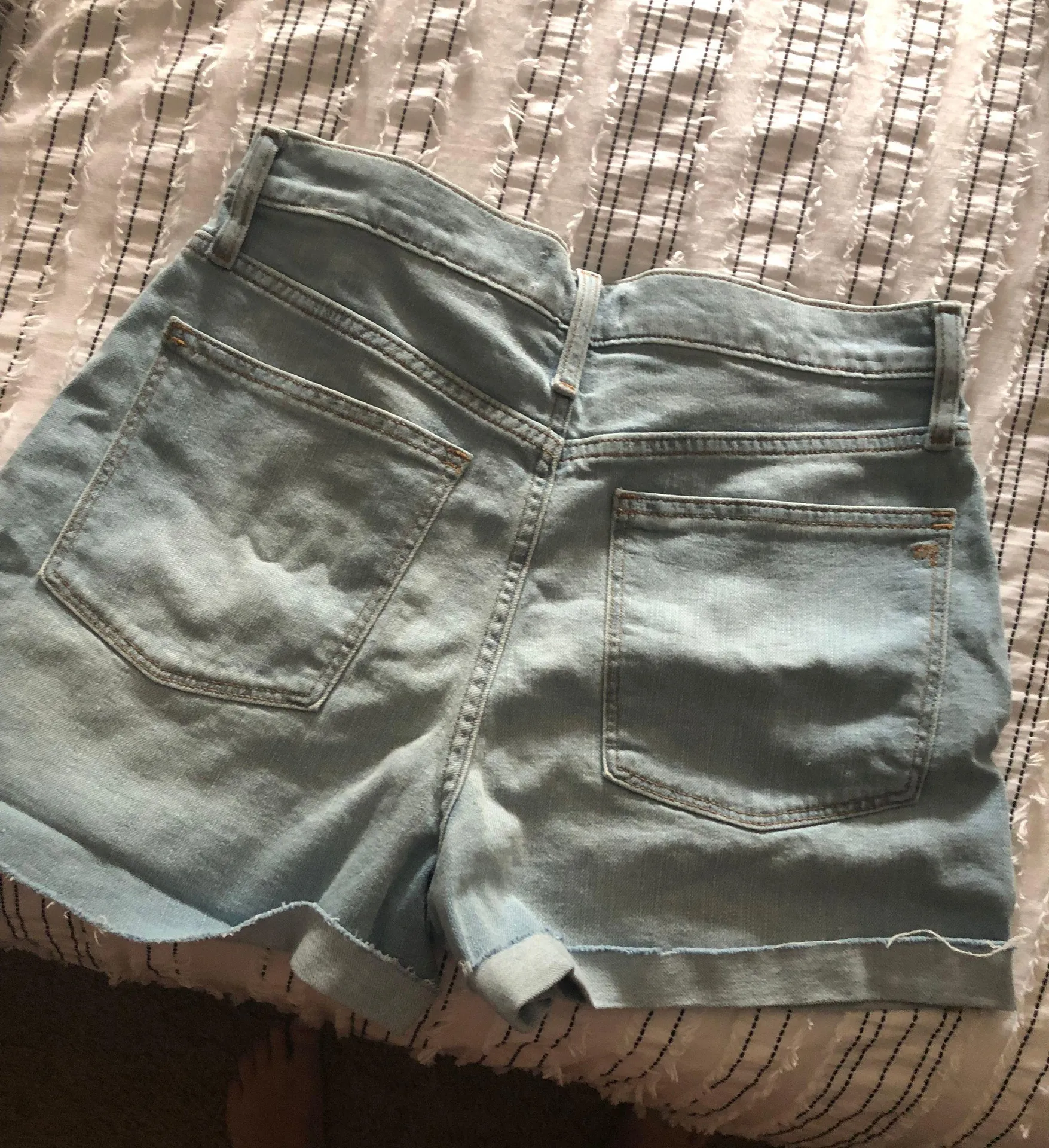 Madewell High Rise Jean Shorts - Image 4