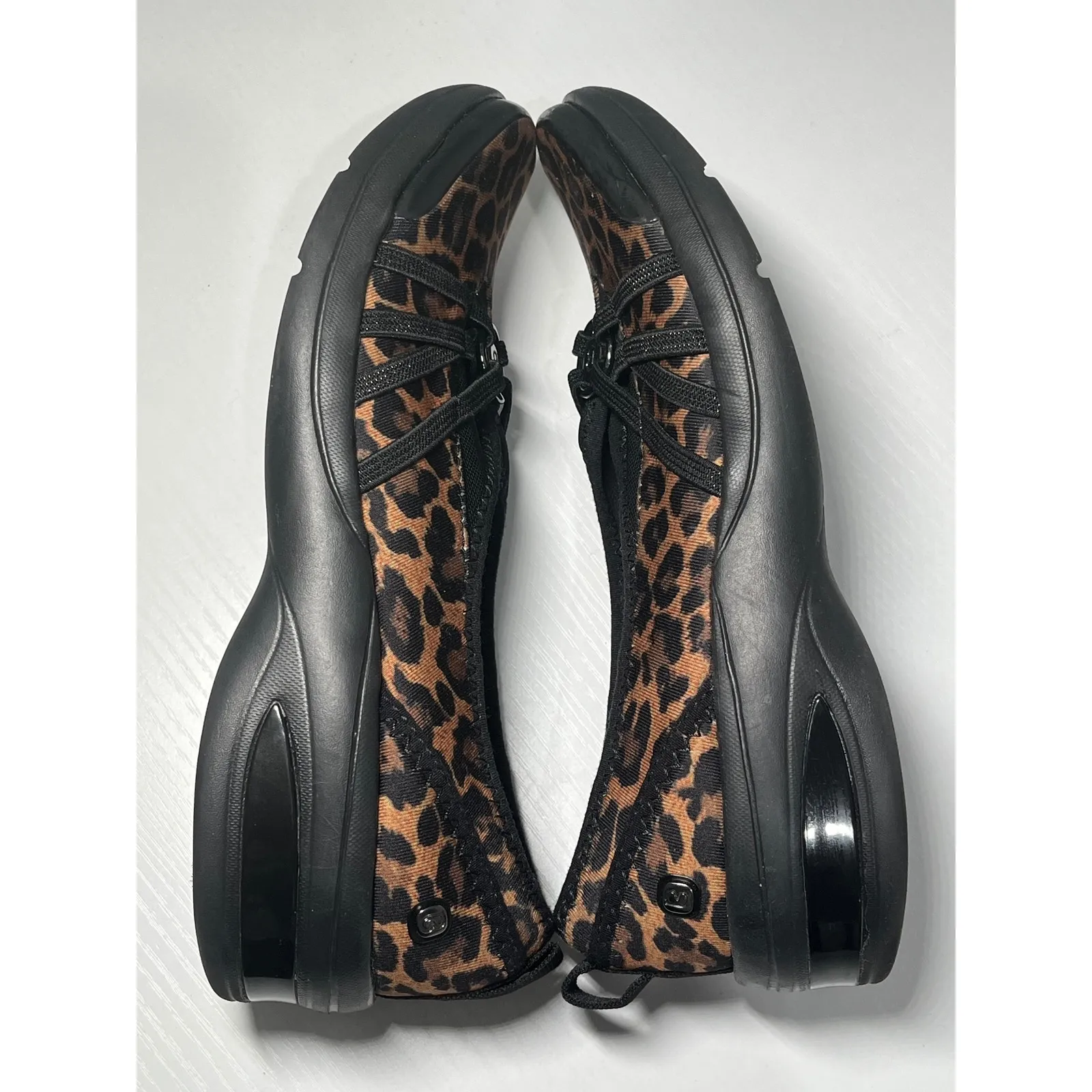 Bzees Rosie Leopard Print Slip On Comfort Shoes Women's 7.5M Lightweight - Image 4