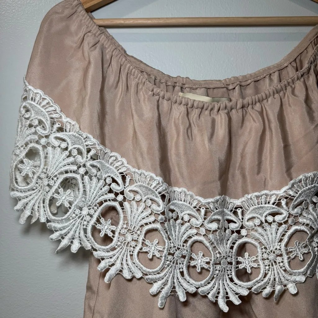 Stone Cold Fox Strapless Beige Dress with White Lace‎ - Image 3