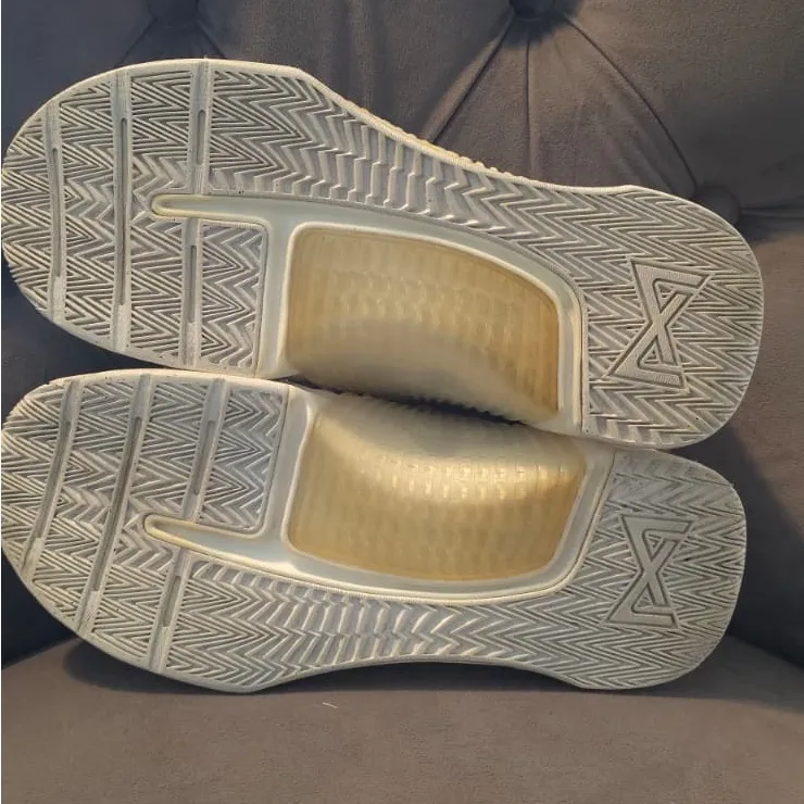 Nike White Athletic Shoes - Image 12