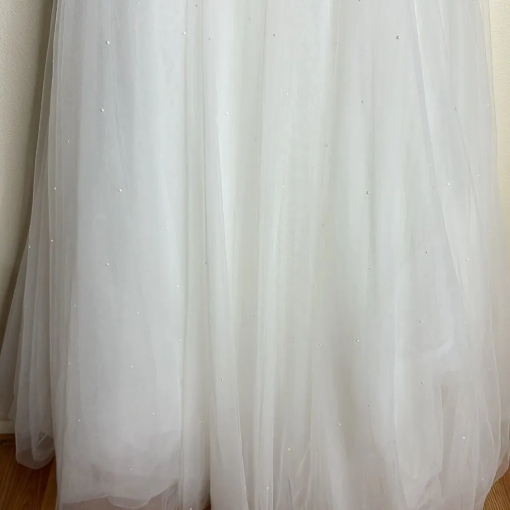 APPLIQUED V NECK SLEEVELESS OPEN BACK A LINE GOWN embellished dress - Image 12