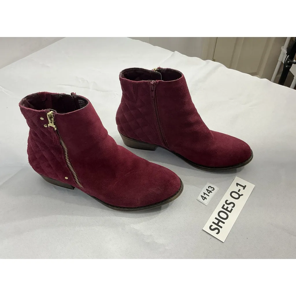 Womans White Mountain Jodi Bootie 7.5 M Burgandy Side Zip Quilted Detail - Image 2