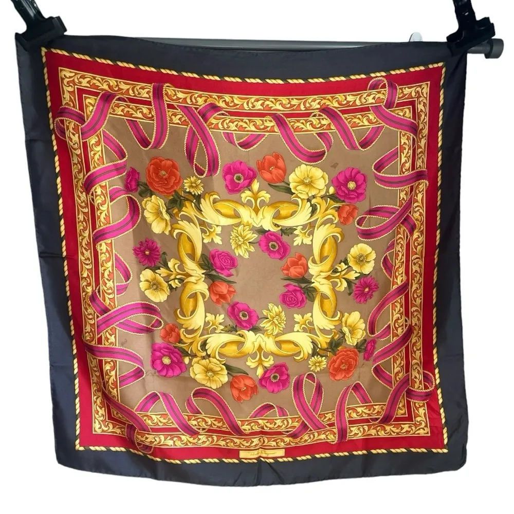 Salvatore Ferragamo scarf - Image 12