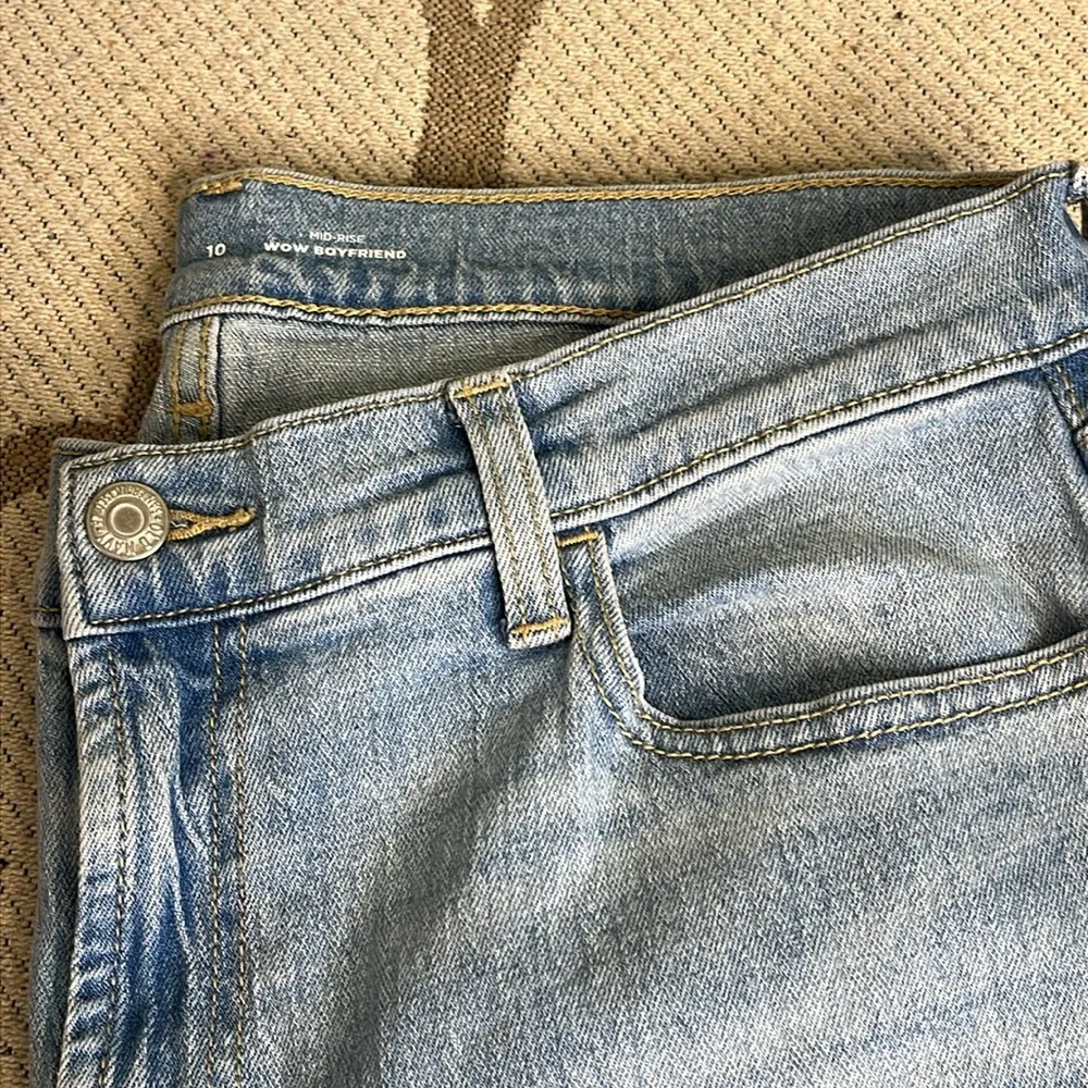 Old Navy Mid-Rise Wow Boyfriend Jeans - Image 13