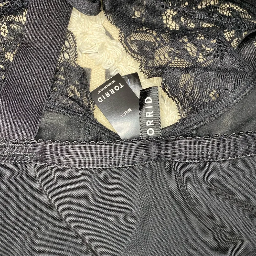 NWT Torrid Black High Neck Lace Cleavage Bralette, Size 1 - Image 4