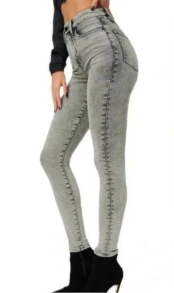 Good American Jeans - Image 2