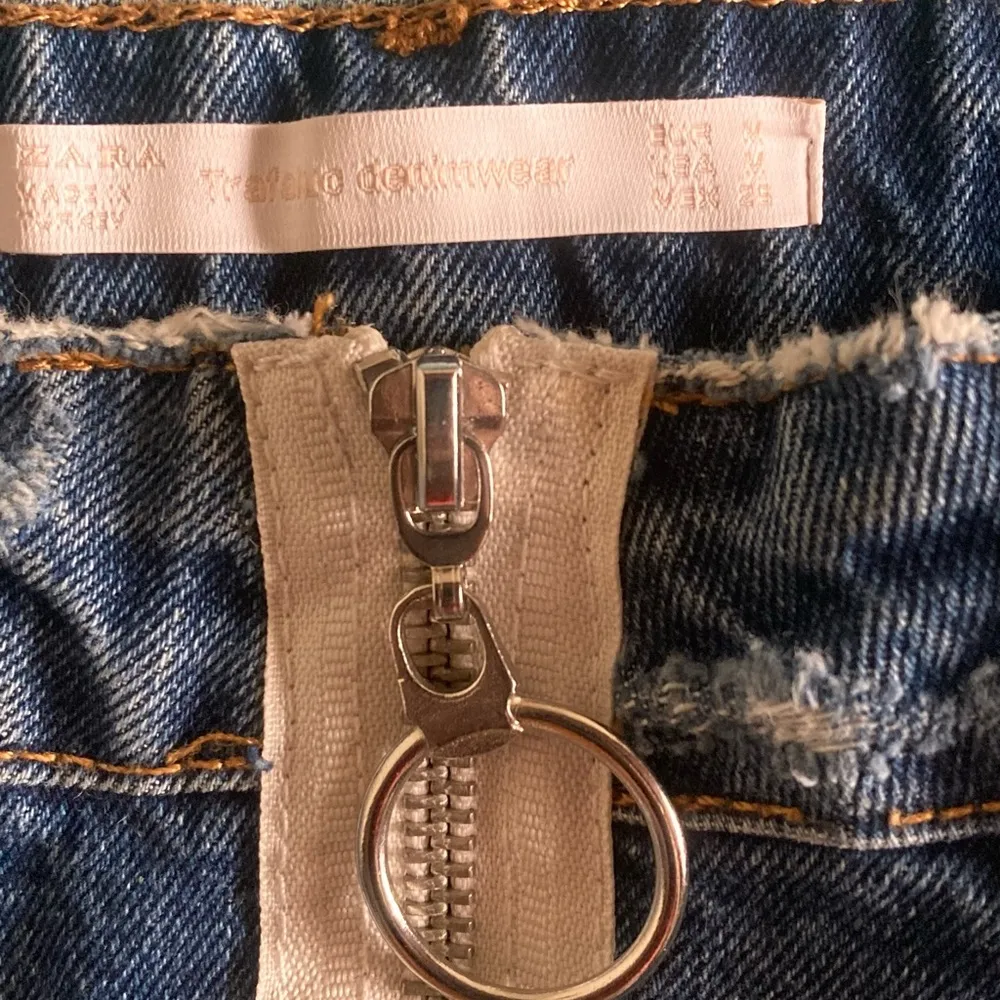 Zara trafaluc denim skirt with front full zip - Image 3