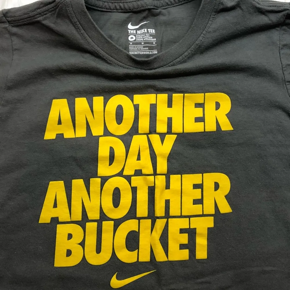 NIKE Women's T-Shirt ‘Another Day Another Bucket’ Gray & Yellow Size Medium - Image 5