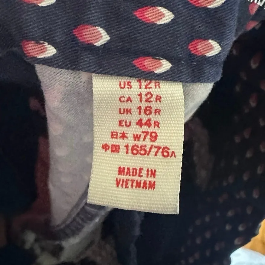 Khakis by GAP Slim City Pants – Navy with Red & White Geometric Drops, Size 12R - Image 6