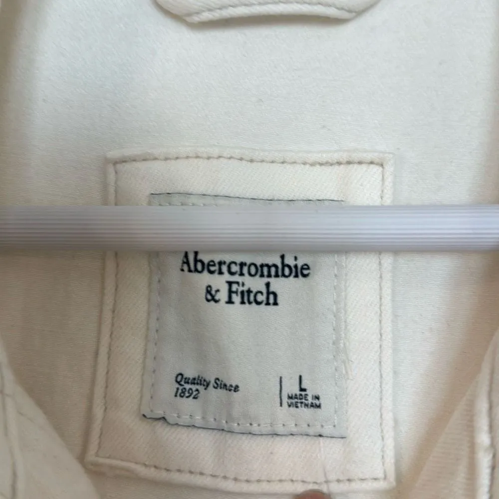 Abercrombie & Fitch NWT white cropped zip front jean jacket large - Image 3