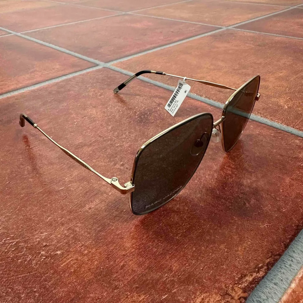 NWT Marc Jacobs Gold Aviator Sunglasses - Image 2