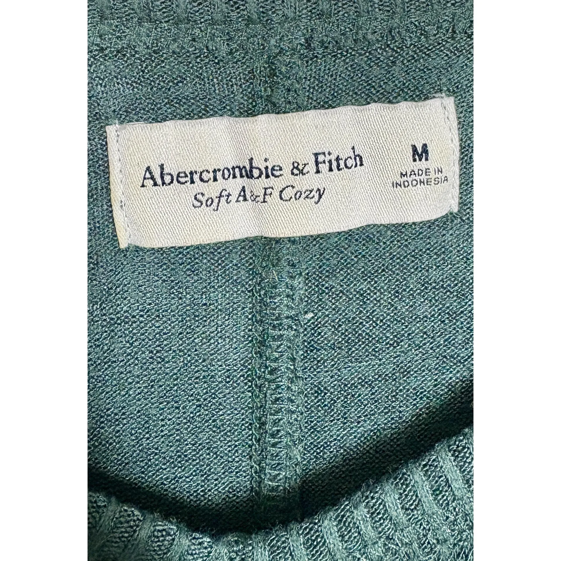 Abercrombie & Fitch Soft AF Cozy Green Knit Long Sleeve V-Neck Sweater Size M - Image 3