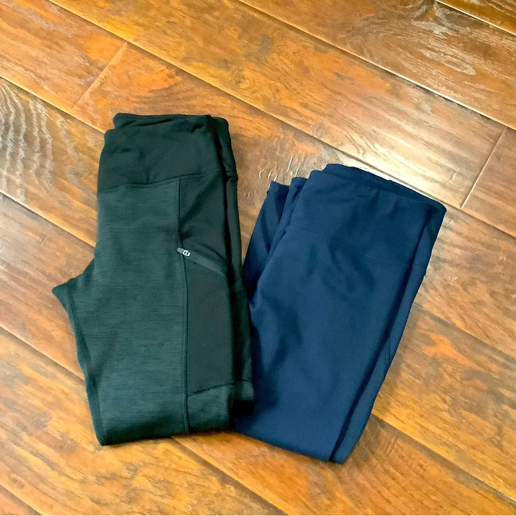 Two pair ATHLETIC LEGGINGS 💙🖤 Blue Size L - Image 6