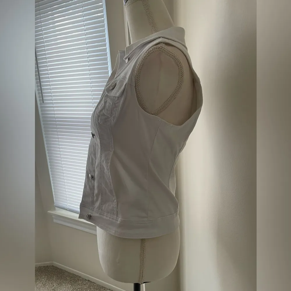 GBG Stretch White Button Down Vest Sz Small NWT - Image 5