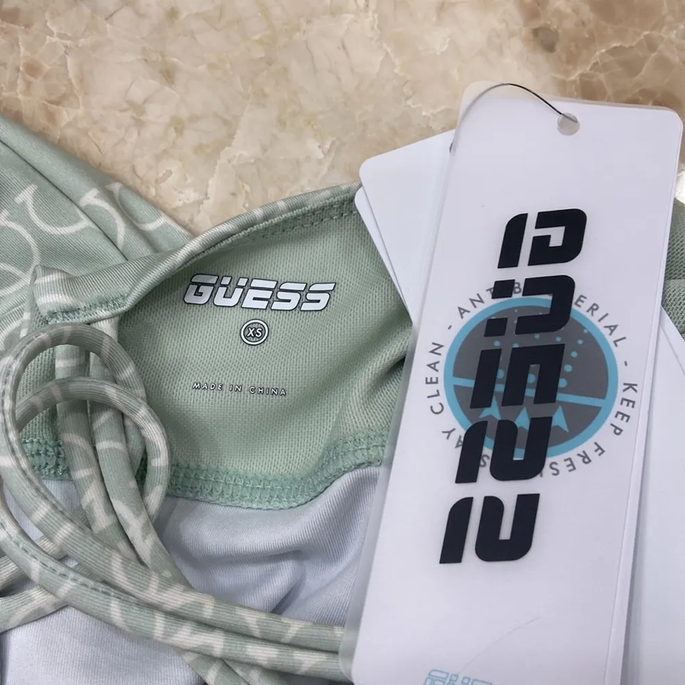 Guess 🛍️*Matching set* Caitlin Leggings & Active Top.XS.NWT - Image 11