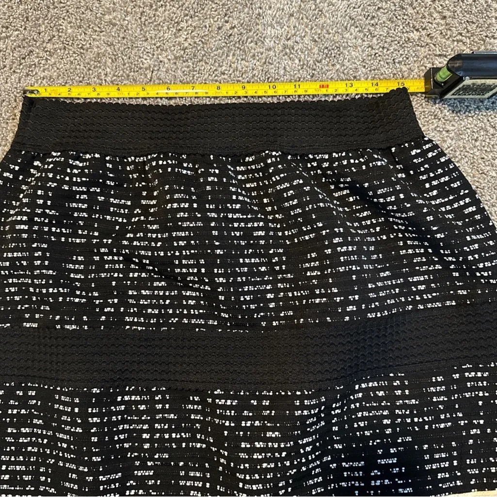 Versona Black and White Textured Pencil Skirt - Image 3