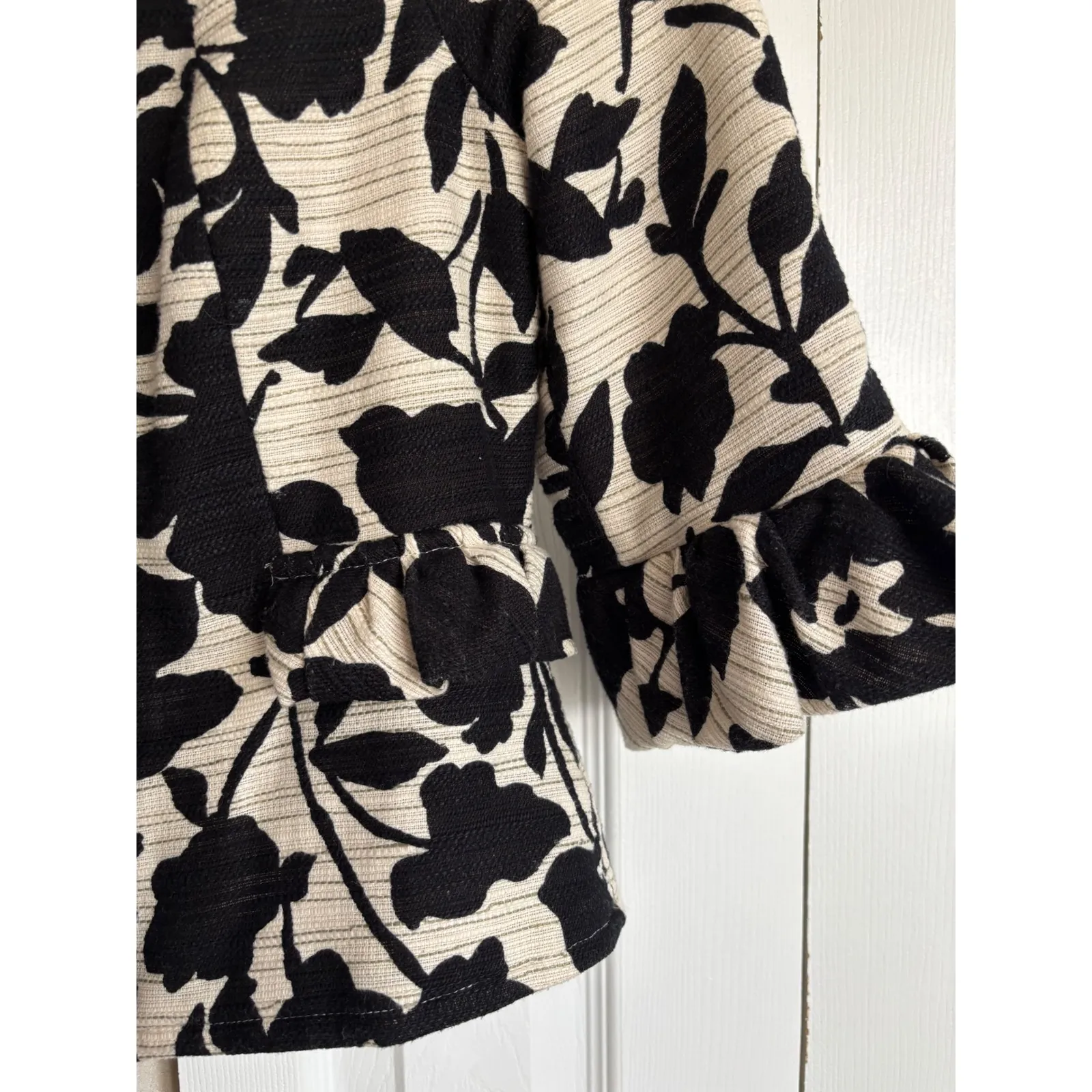 I.C.E. Women's Cropped Jacket – Black & Ivory Floral Size 2 Cotton/Linen Blend - Image 4