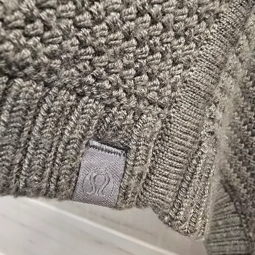 {OS} Lululemon On Thr Go Poncho Sweater Scarf Combo In Grey Sage - Image 10