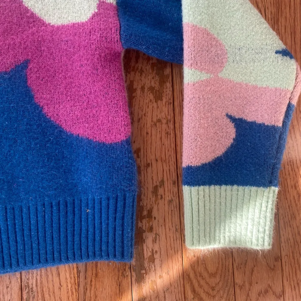 Cotton On floral abstract funky  sweater - Image 5