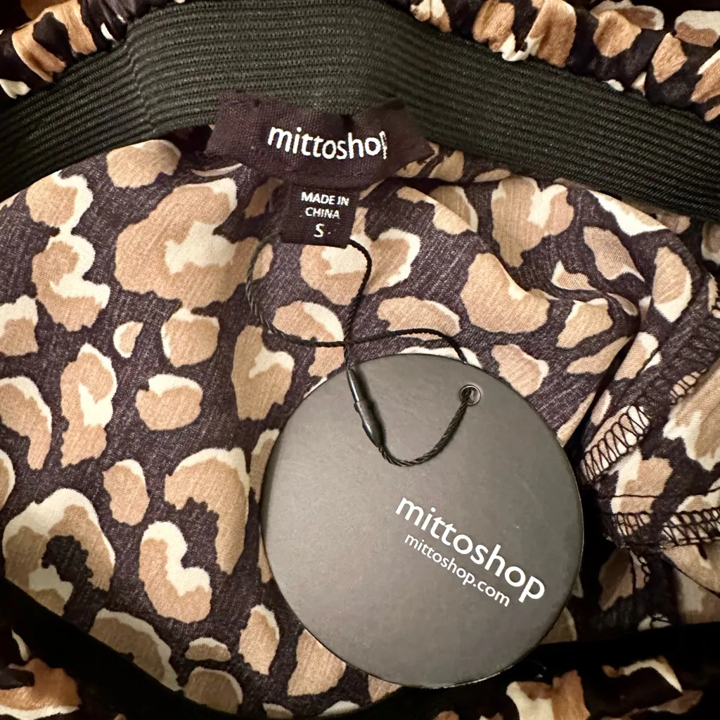 Mittoshop - cheetah print silky skirt with slit and ruffle in the front! 🐆🖤 - Image 2