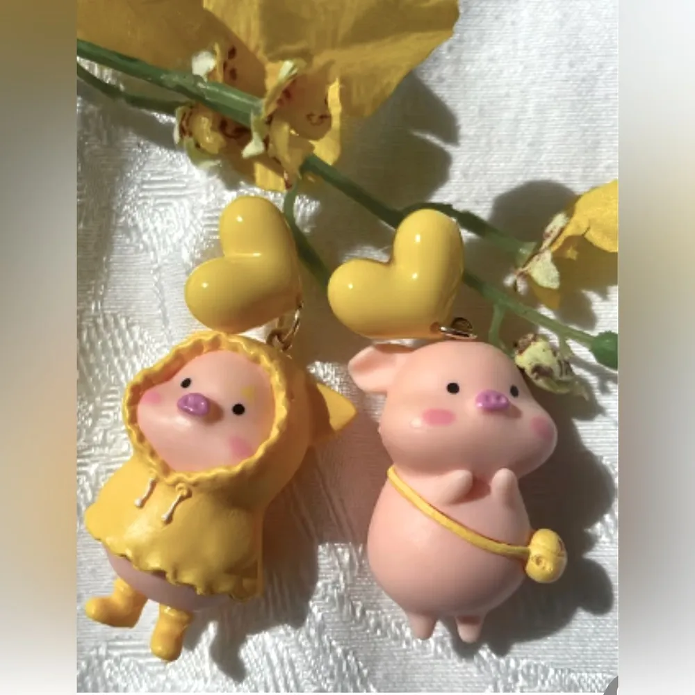 Large Cute 3D Love Yellow Piggy earrings - Image 2