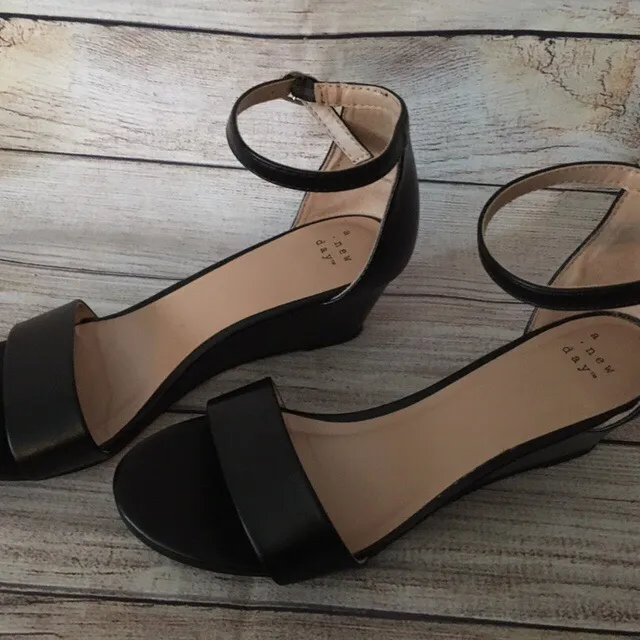 Black Wedge Heels, Size 7 - Image 2