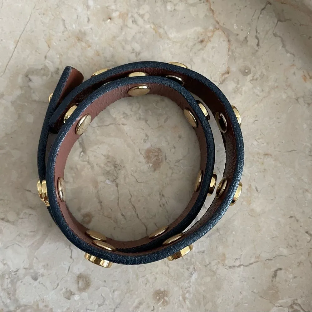 Tory Burch  logo studded double wrap bracelet in navy and gold - Image 5