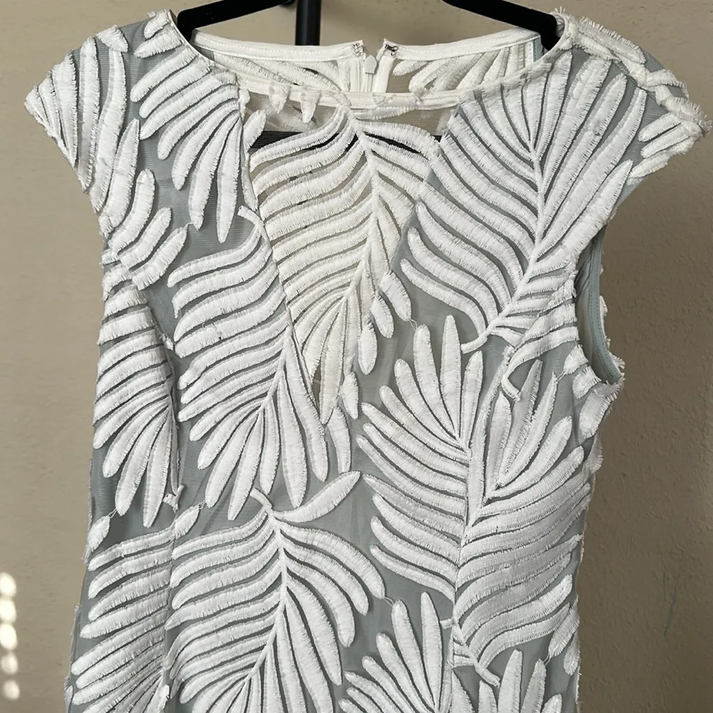 NWT Reiss Midi dress Hexa Textured fit of white pistachio‎ size 8 - Image 3