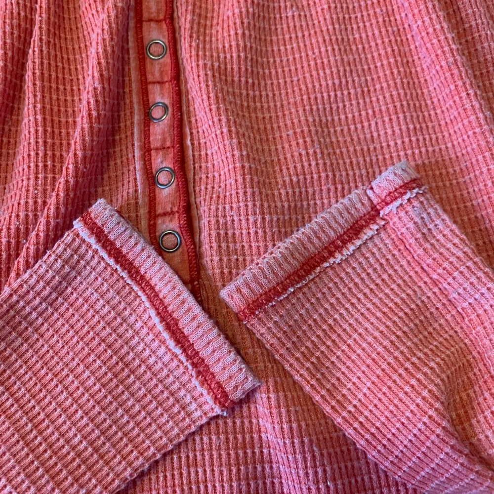 Free People We The Free Coral Kia Henley Top Medium waffle Swingy Babydoll Snap - Image 9