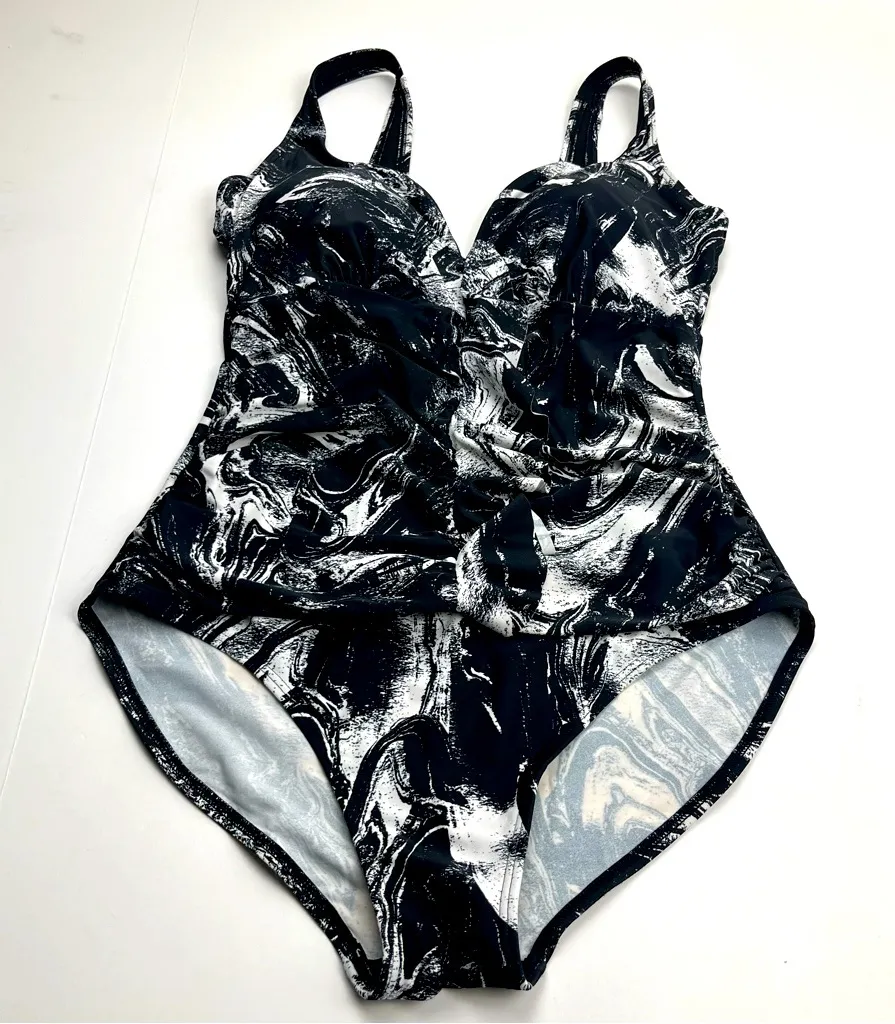 Swimsuits for All Black White One Piece Swimsuit Ruffle Size 16 Bathing Summer - Image 1