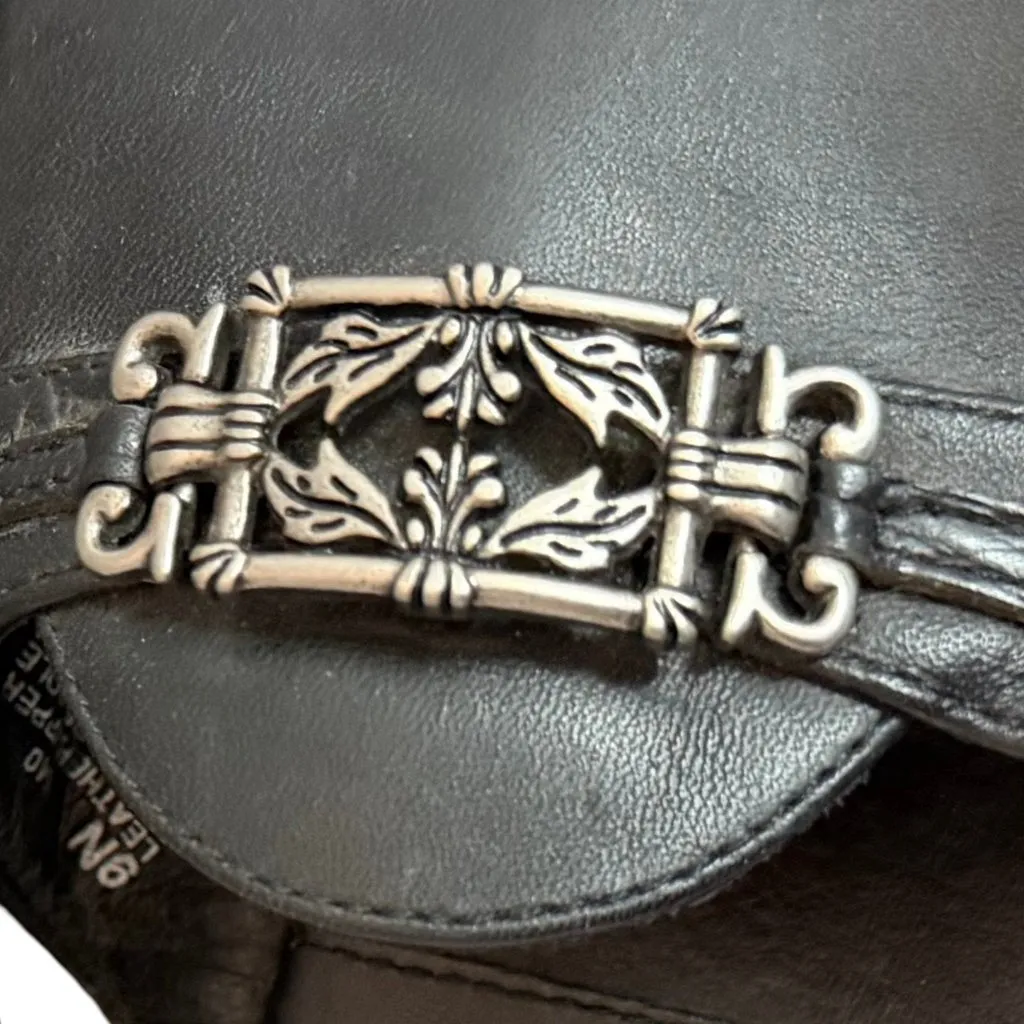 Minnetonka Black Leather Slide Sandals Silver Buckle Classic Size 9 Narrow Women - Image 4