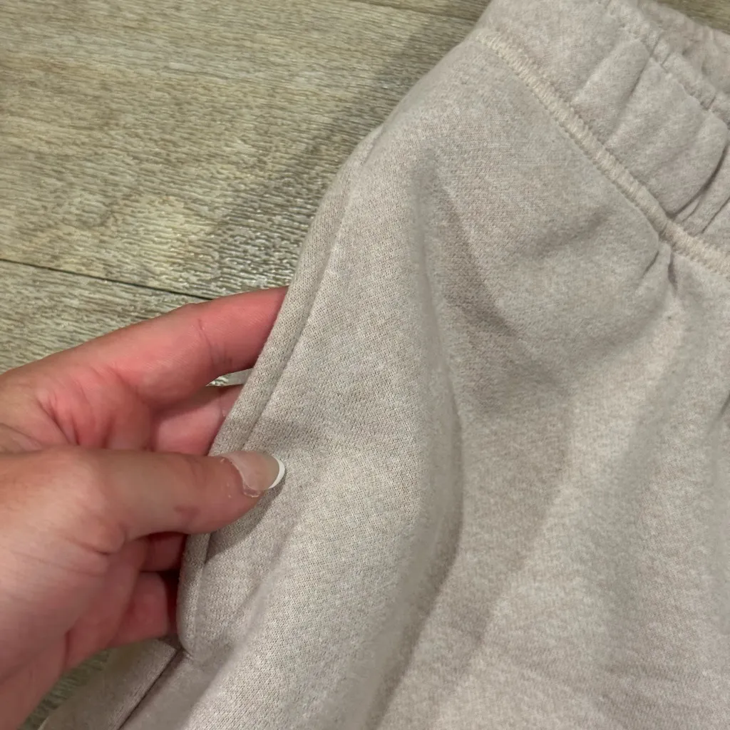 Cotton On Fleece Lounge Shorts Beige Size Medium - Image 2