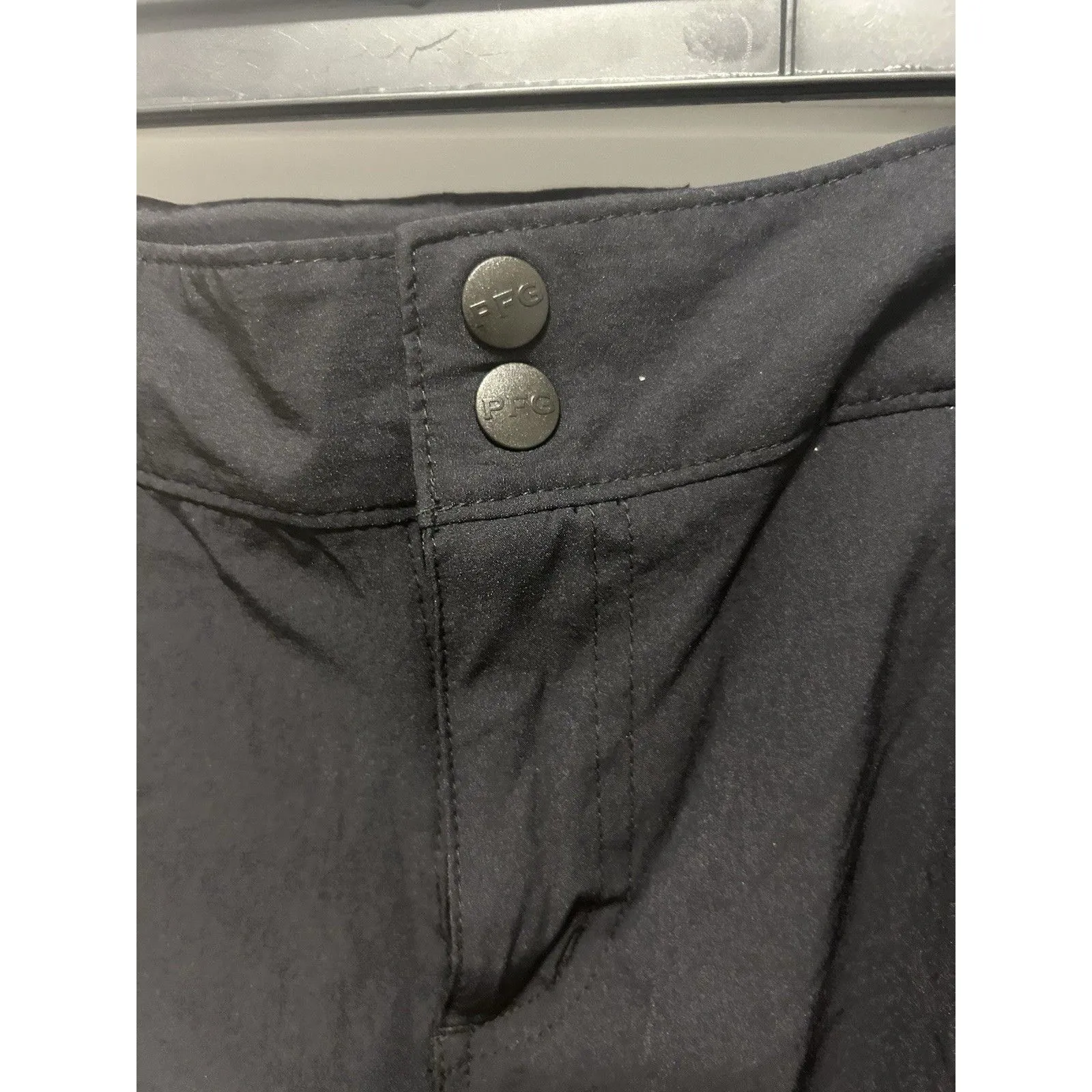 Columbia Shorts Womens 12 Black Omi-Shade Fishing - Image 2