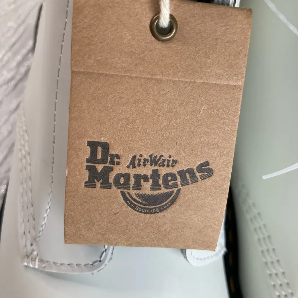 Dr. Martens 1460 White Smooth Leather Boots Men’s 10 / Women’s 11 NWT - Image 3