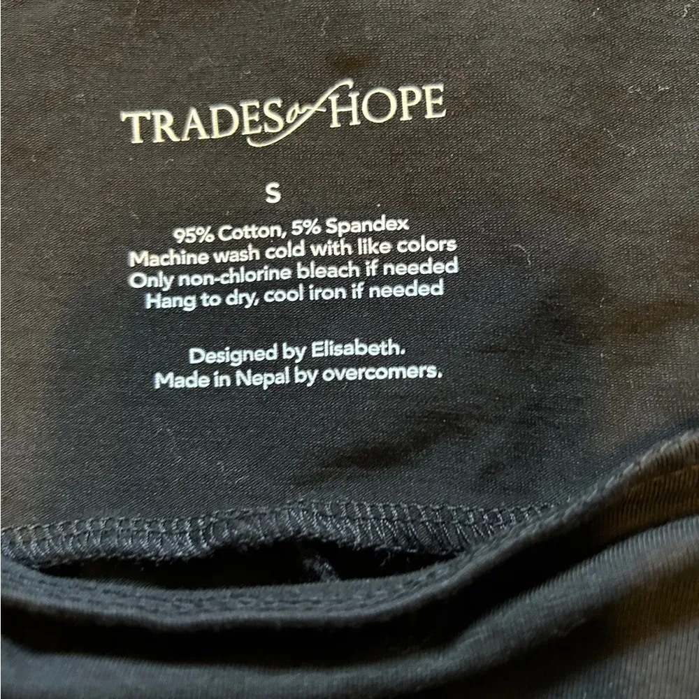 Trades of hope black long bell sleeve shirt size small - Image 4