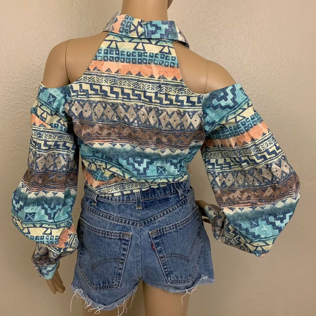 Vintage Byer California Cold Shoulder Cropped Button Down Top - Image 6