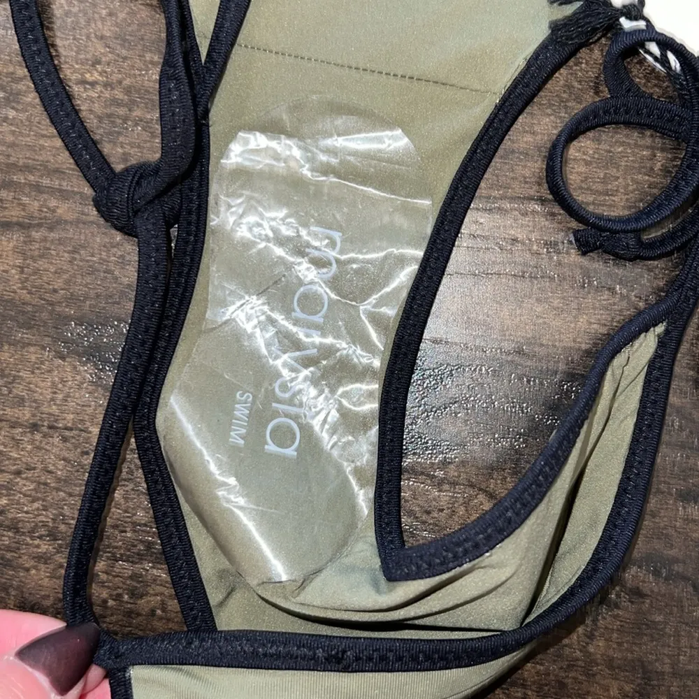 NWT Marysia Swim Contrast Trim Side Tie Bikini Bottoms Green Size M - Image 5