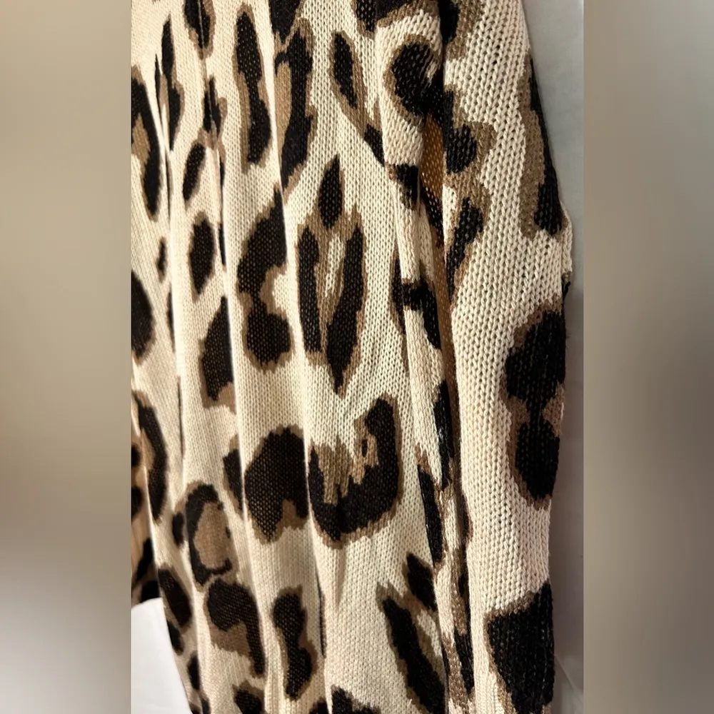 Size s animal print sweater • - Image 7