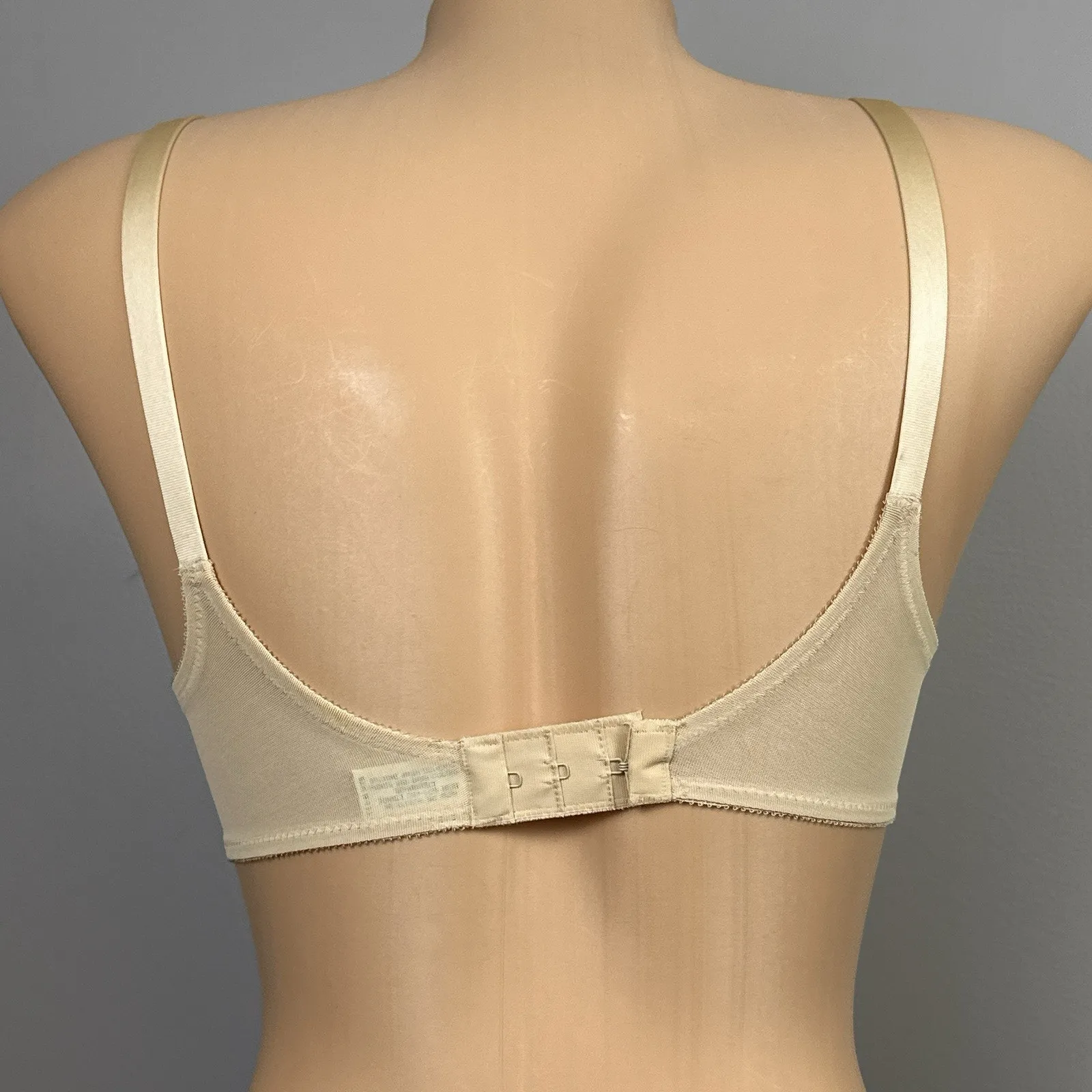 Vintage NEW NOS Vanity Fair Bra Size 32B Nylon Fiberfill Lined 72-278 Wire Free - Image 6